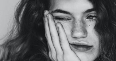 سألنا البنات بيتجاوزا حزنهم إزاى بعيدًا عن قص الشعر؟.. بنعمل نيولوك وأكلة حلوة