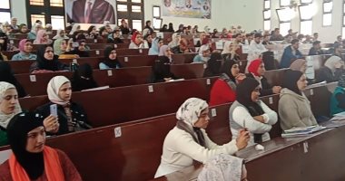 وفد من علماء الأزهر الشريف يلتقى طلبة كلية التجارة بجامعة العريش