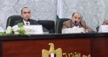 تفاصيل اجتماع فى محافظة سوهاج مع لجنة متابعة إزالة التعديات.. صور
