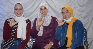 بث مباشر.. رحاب أبوالحجاج موهبة من ذوي الهمم بالأقصر تحترف الرسم وتعلم لغة الإشارة لطلبة الجامعة