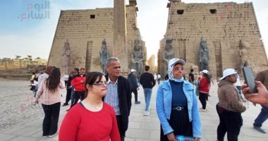 7 ساعات مبهجة لأبطال قادرون باختلاف بين معابد الكرنك وطريق الكباش.. لايف