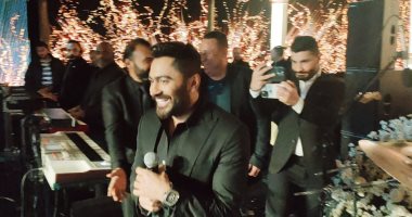 تامر حسنى يحيى حفل زفاف ابن شقيق حميد الشاعرى.. صور