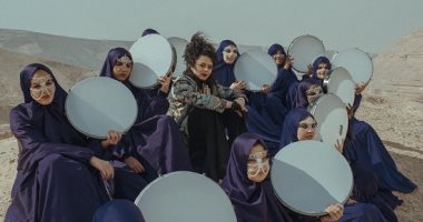 أسماء أم وزوجة ومصممة إكسسوار.. إبداعها انطلق من ورشة بالبيت لحفل طريق الكباش