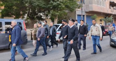 ضبط 11 توك توك و7 سيارات بدون لوحات معدنية ورفع سيارة متهالكة شرق الإسكندرية