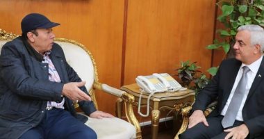 رئيس جامعة المنوفية يلتقى الفنان أحمد ماهر رئيس لجنة تحكيم مهرجان المسرح الطلابى