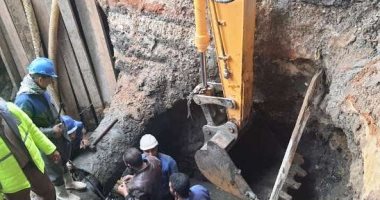 محافظ الشرقية يتابع أعمال إصلاح خط طرد الصرف الصحى أسفل كوبرى الصدر بالزقازيق