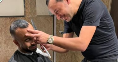 أفشة وأحمد رفعت يلجآن لـ"قص الشعر" فى يوم راحة المنتخب.. صور