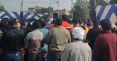 البلد كلها فى الجنازة.. محمد مات ليلة حنته بعد هبوط حاد فى الدورة الدموية (فيديو)