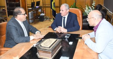 رئيس جامعة القناة: سرعة إنهاء مشروع العيادات الخارجية بالمستشفيات الجامعية