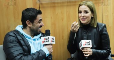 شاهد إيمان العاصى تعيد مشهدا تمثيليا لها فى اليوم السابع وتضرب إسلام جمال