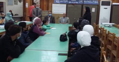 وكيل تعليم بنى سويف يكرم 34 طالبا فائزوا فى مسابقة مبدعى المستقبل
