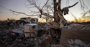 الصحف العالمية: مخاوف من مصرع أكثر من 100 شخص جراء الأعاصير فى أمريكا.. جونسون يواجه أكبر تمرد من حزبه فى فترة رئاسته للوزراء بسبب أوميكرون.. مارك ميدوز طلب استعداد الحرس الوطنى لحماية أنصار ترامب قبل 6 يناير