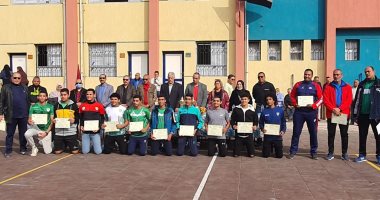 مدير تعليم القليوبية يكرم الطلاب الموهوبين رياضيا بمدرسة بنها الرياضية