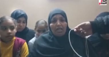 تفاصيل مقتل شاب على يد بلطجى فى عزبة القلعة  بالإسكندرية.. شقيقه طلب منه خفض صوت الكاسيت فتوعد له وهدده بقتله وأشقائه.. وتربص للمجنى عليه وطعنه فى قلبه.. والنيابة تحبس المتهم 15 يوما على ذمة التحقيقات