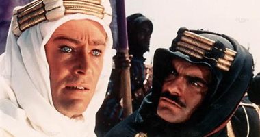 فيلم "لورانس العرب" وبداية علاقة بيتر أوتول وعمر الشريف.. وكيف تم اختيار الشريف لأشهر أفلامه؟
