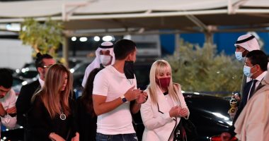 برشلونة ضد بوكا جونيور.. عائلة مارادونا تصل ملعب مرسول بارك "فيديو وصور"