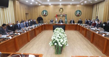 محافظ المنوفية يشدد على رؤساء الوحدات المحلية تسريع وتيرة العمل والتواجد الميدانى
