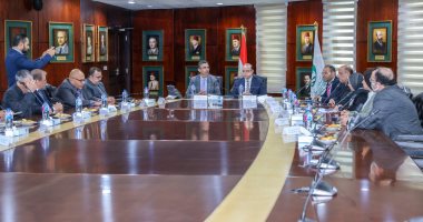 رئيس البورصة: ننسق مع البريد لرفع وعى المدخرين بأساسيات الاستثمار فى البورصة