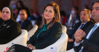 هالة السعيد أمام قمة مصر الاقتصادية: 2 تريليون جنيه استثمارات البنية التحتية فى 7 سنوات.. الصندوق السيادى يسعى لإنشاء المدارس بالشراكة مع القطاع الخاص.. ارتفاع رأس المال السوقى للبورصة لـ730 مليار جنيه بنمو 12%