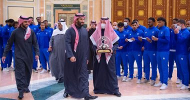 ولى العهد السعودي يستقبل فريق الهلال بعد التتويج بدوري أبطال آسيا
