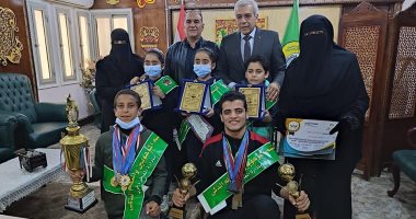 تعليم الإسماعيلية يُكرم حفظة القرآن الكريم والمتفوقين رياضيًا.. صور