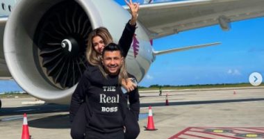 علي غزلان وفرح شعبان بأول صور بعد حفل زفافهما .. فى طريقهما لقضاء شهر العسل
