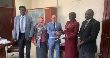 تنفيذاً لتوجيهات الرئيس السيسى.. مصر تنفذ مشروعات حيوية بجنوب السودان.. القابضة للكهرباء توقع اتفاق إعادة تأهيل محطات يامبيو ورومبيك.. وبدء إنشاء أول مشروع سياحى بـ"جوبا".. وتطهير الحشائش بمنطقة بحر الغزال
