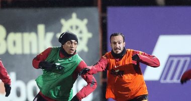 مصطفى محمد يتألق فى تدريبات جالاتا سراى قبل مواجهة باشاك شهير.. صور