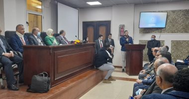 نقيب أطباء الأسنان: طلبت من وزير التموين وضع فرش الأسنان على بطاقات الدعم