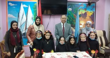 وكيل "تعليم كفر الشيخ" يكرم المتميزين ويتابع تلقى الطلاب لقاح كورونا.. صور