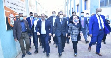 محافظ الغربية يتفقد المنشآت الرياضية بنادي اتحاد بسيون