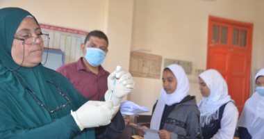 طالبات وطلبة مدارس الأقصر يتلقون لقاحات كورونا ويثمنون جهود الدولة
