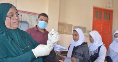 طالبات وطلبة مدارس الأقصر يتلقون لقاحات كورونا ويشكرون الدولة على المصل لحمايتهم