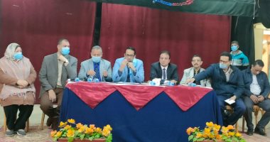 وكيل تعليم الغربية يناقش الاستعدادات لامتحانات الفصل الدراسي الأول