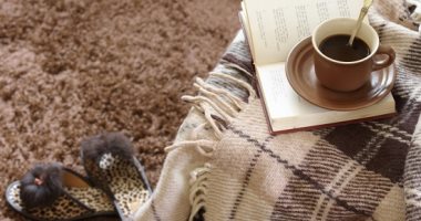 طرق بسيطة ومختلفة للشعور بالدفء داخل المنزل .. دفا وتوفير