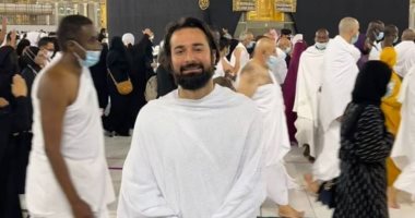 أحمد حاتم يؤدي العمرة بعد مشاركته فى مهرجان البحر الأحمر 