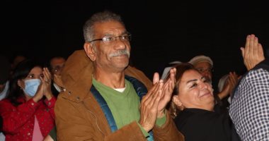 سيد رجب يشاهد العرض المسرحى الكويتى "أي ميديا" بمسرح الهناجر 