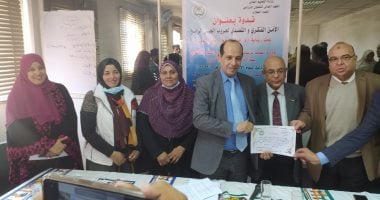 الزميل محمد ثروت يحاضر طلاب معهد التعاون الزراعى عن حروب الجيل الرابع.. صور 