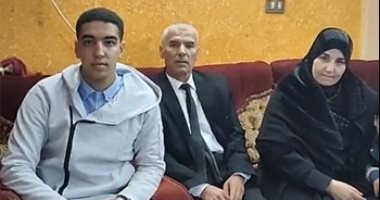فرحة قرية الدكتور عبدالله على الأول فى قراءة القرآن الكريم عالميا.. لايف