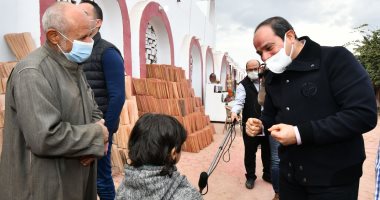الرئيس السيسى لصاحب ورشة لديه 16 ابنًا: ربنا يخليهم لك عندك مشكلة؟.. أنا جاى عشانكم