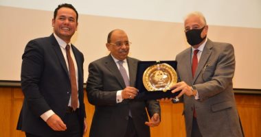 وزير التنمية المحلية يكرم المحافظات الفائزة فى مسابقة أفضل تجربة تنموية.. صور