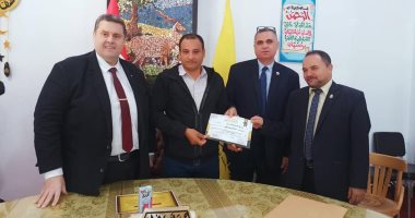 تكريم معلمين نفذوا خط إنتاج كمامات بمدرسة الشهيدة نهال العقيد الصناعية بالعريش