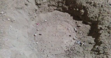 شكوى من انخفاض بلاعات صرف نجع الكنوز بأسوان عن مستوى الأرض.. والمحافظ يرد