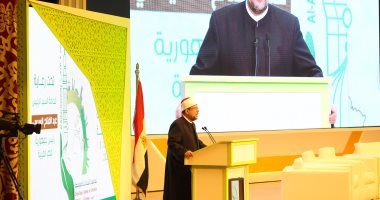 وزير الأوقاف: الرسول نهى عن تلويث البيئة.. وتغير المناخ يهدد العالم كله..صور