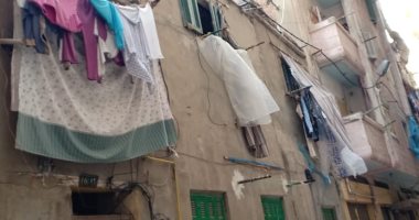  انهيار منزل وإصابة فتاة بسبب الرياح بمنطقة محرم بك بالإسكندرية.. لايف
