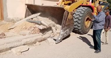مجلس مدينة الغردقة ينفذ حملة إزالة لـ 26 حالة تعدى تعوق تطوير بالأحياء