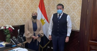 نقيب التمريض تبحث مع التعليم العالى تخصيص 3 زمالات ومكافأة الامتياز للطلاب