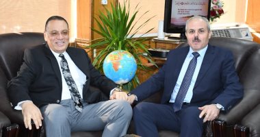 محافظ الشرقية ورئيس لجنة التعليم بمجلس النواب يهنئان رئيس جامعة القناة الجديد