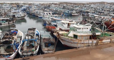 استمرار غلق ميناء البرلس وتوقف حركة الصيد لليوم الثانى لسوء الأحوال الجوية