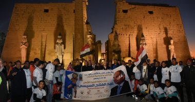 جامعة الأقصر تساهم فى تشجيع السياحة بافتتاح البطولة الأولى لكرة القدم الخماسية للجامعات.. تبدأ بمسيرة للطلبة داخل طريق الكباش.. وتجرى القرعة بساحة أبو الحجاج بمشاركة وتفاعل الأفواج السياحية خلال زيارتهم للأقصر